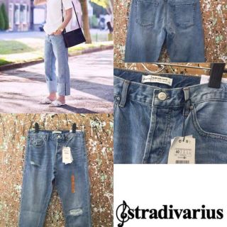 กางเกงยีนส์ทรงบอยแต่งขาดเก๋ๆ stradivarius