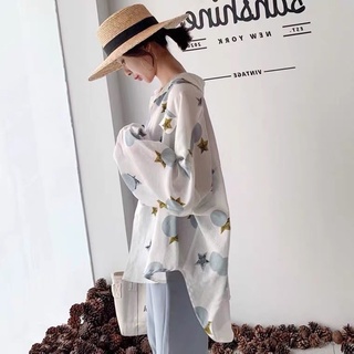DY2688 เสื้อเชิ้ตสไลต์ใหม่ เสื้อคลุม ลายหน้ารัก สีขาว ทรงโอเวอร์ไซส์ หน้าสั้น หลังยาว แขนยาว free size