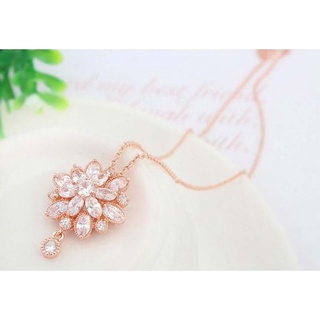 สร้อยคอ Rose Gold Plated พร้อมจี้เพชร CZ ดีไซน์ดอกไม้สวยหรู