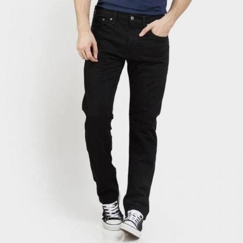 Levis Levi& 39;s 502 Chino Black