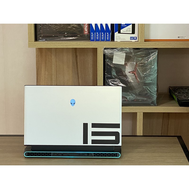 DELL Alienware m15 R3 i7-10750H SSD512GB RAM16GB RTX 2070 (8GB GDDR6)มือสองประกันศูนย์