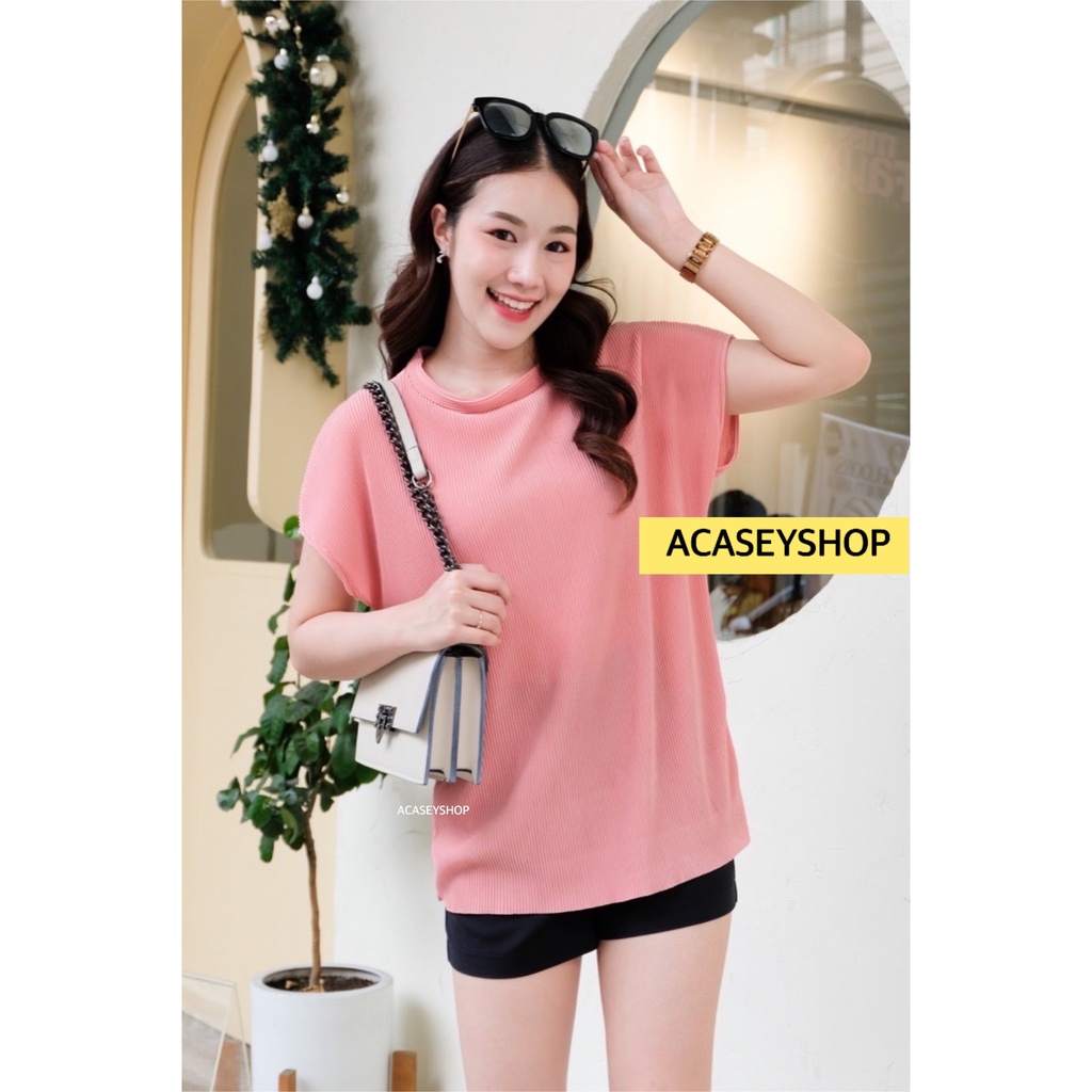 1. #เสื้อแขนสั้น
2. #คอกลม
3. #แขนล้ำ
4. #ผ้าพลีท
5. #Acaseyshop