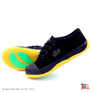 รองเท้าผ้าใบนักเรียน Breaker ฟุตซอล BK4P ไซส์ 43-45 สีดำ