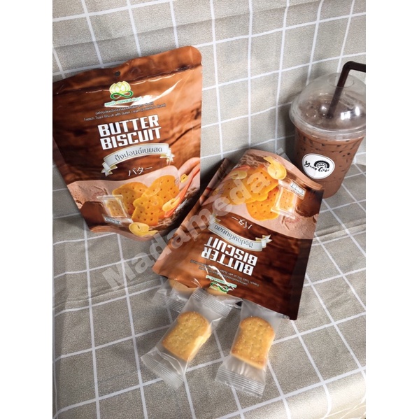 Butter biscuit บิสกิตรูปขนมปังปอนด์ ตราดอกบัว 2 ถุง 38บาท