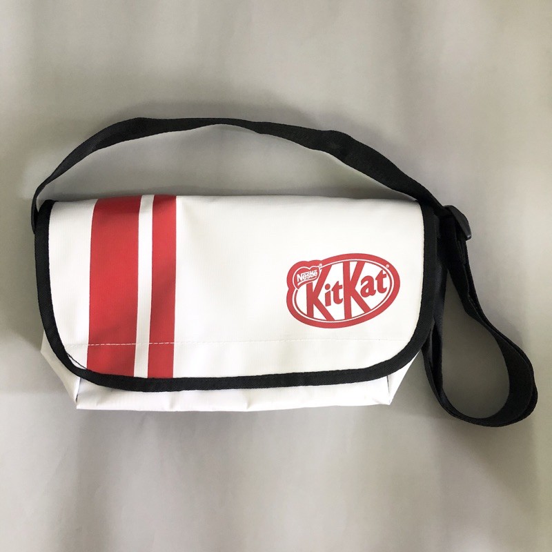❌Sold out❌กระเป๋า Kitkat ทรง Freitag สีขาว