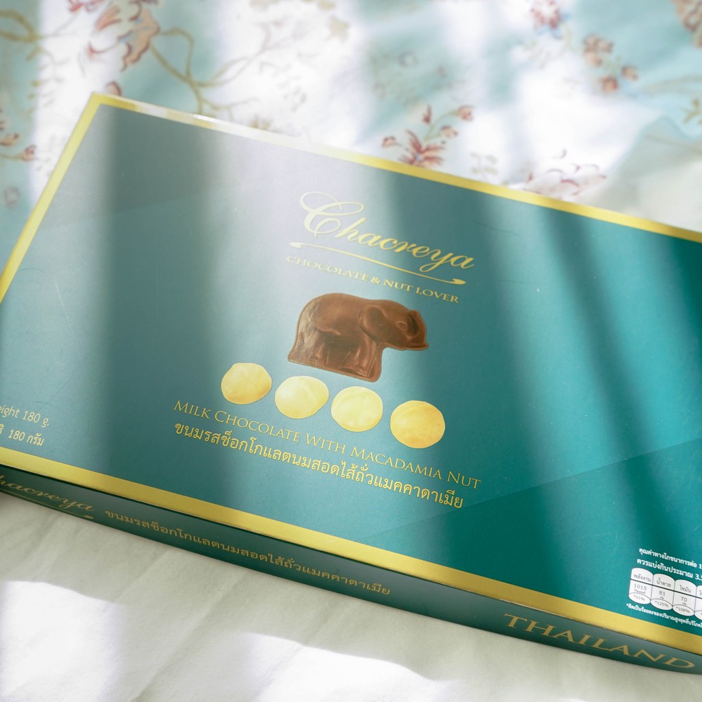 Chacreya ชาครียะ ช็อกโกแลตนม สอดไส้ แมคคาเดเมีย Milk Chocolate with Macadamia