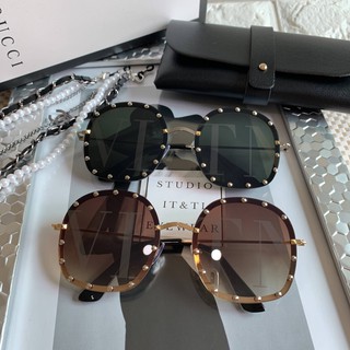 Eyewear_by.tm แว่นกันแดด ทรงเหลี่ยมมนใหญ่ รุ่น VALENTINO สีดำ , น้ำตาล