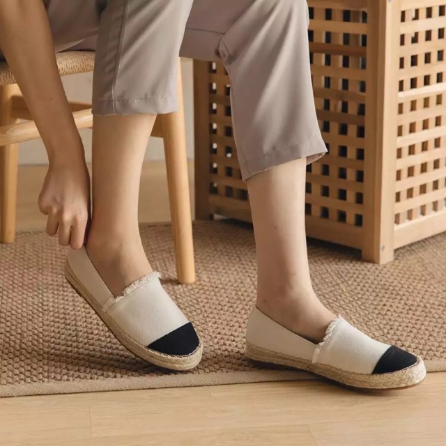 ส่งต่อรองเท้า Playground Espadrilles สีขาว (primest_brand)