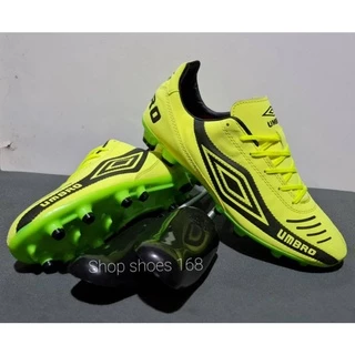 รองเท้าสตั๊ดเตะฟุตบอล umbro สินค้าพร้อมส่งนิ่มใส่สบายงานสวยคุณภาพดี