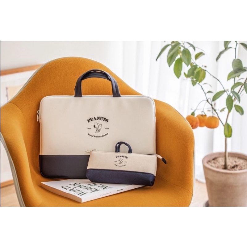 Peanuts Snoopy iPad/Tablet Sleeve Pouch/กระเป๋าเครื่องเขียน/Macbook Sleeve Pouch - สีดํา/ขาว