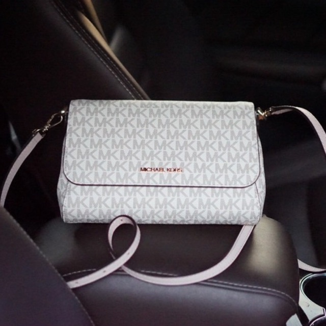 ️แท้ MICHAEL KORS JET SET ITEM MD CONV POUCHETTE LEATHER BAG