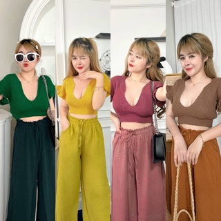 Set2pcs. เสื้อครอปคอลึก ไหล่ระบาย ผ้าไหมพรมถัก  +กางเกงขายาวบาน มีกระเป๋า เอวยืด งานสวย ทรงเป๊ะ
