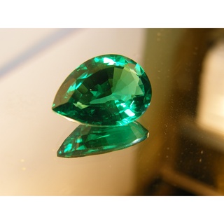 มรกต พลอย Columbia โคลัมเบีย Green  Emerald  very fine lab made PEAR shape 13x18 มม mm...12 กะรัต carats (1 เม็ด)