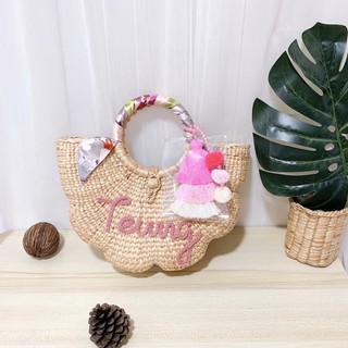 Flower Bag โทนสีชมพูอ่อน กระเป๋าสานทรงดอกไม้ กระเป๋าแต่งชื่อ กระเป๋าแต่งพู่