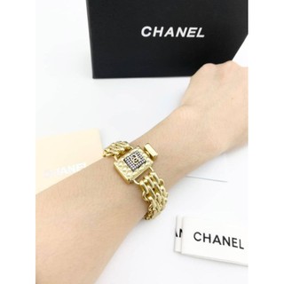 กำไล Chanel metal &amp; strass gold