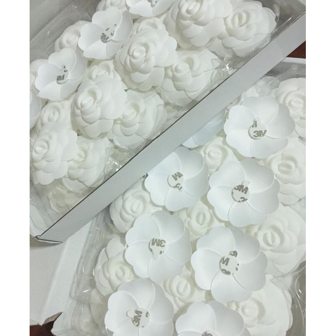 ดอกคามิเลีย ชาแนล สีขาว off-white Chanel Camellia ของใหม่ ของแท้