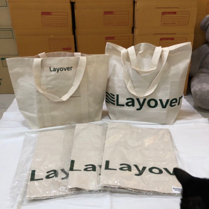 กระเป๋าผ้า Layover Canvas Tote Bag มี 2 ดีไซน์ เลือกได้ตามใจชอบ
