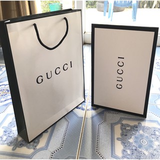 กล่องผ้าพันคอ gucci ขนาดกล่อง ยาว35cm กว้าง22 cm หนา 4.5cm