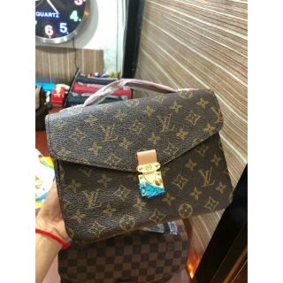 Louis Vuitton 10" พรีเมี่ยม ปั๊มทุกจุด ขายดีรุ่นนี้ พร้อมส่งจร้าา