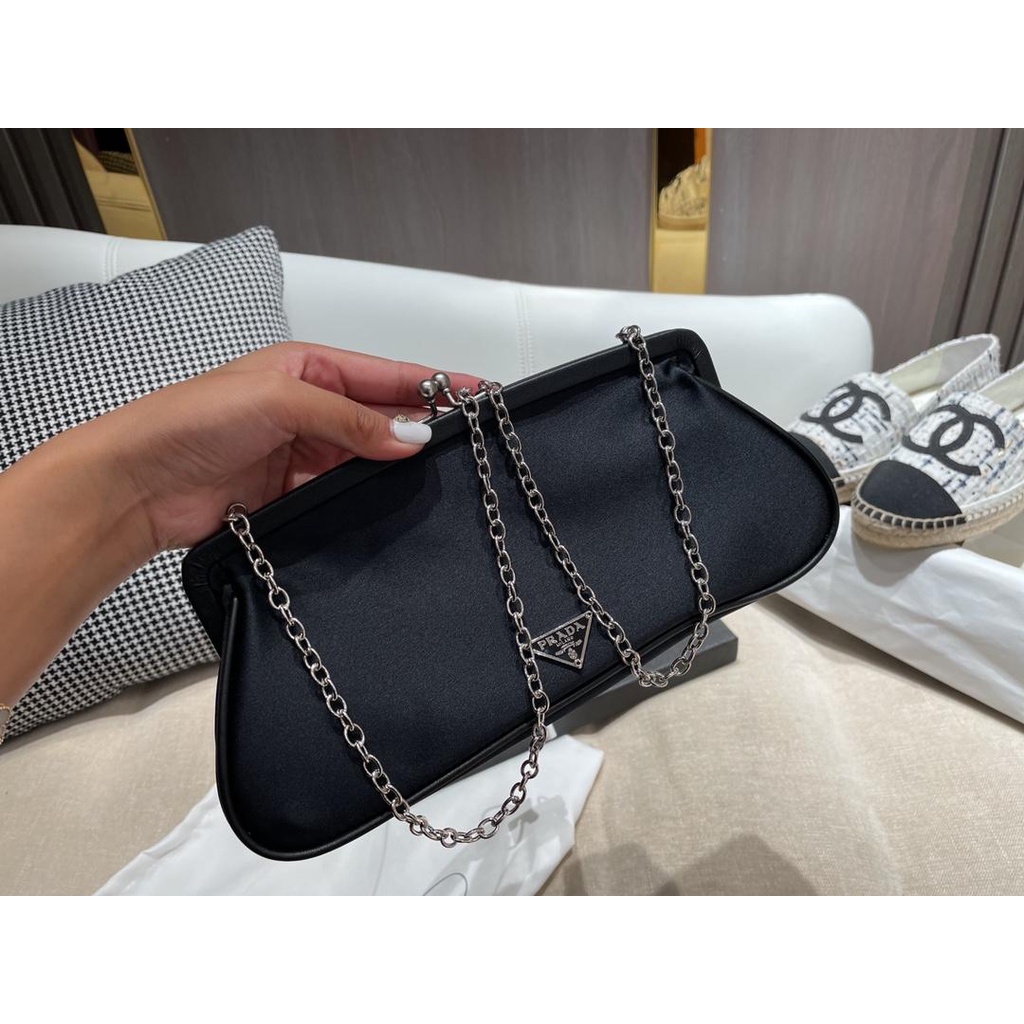 2021 Prada dinner bag goods fashion leisure is a bit different, | Shopee  Thailand