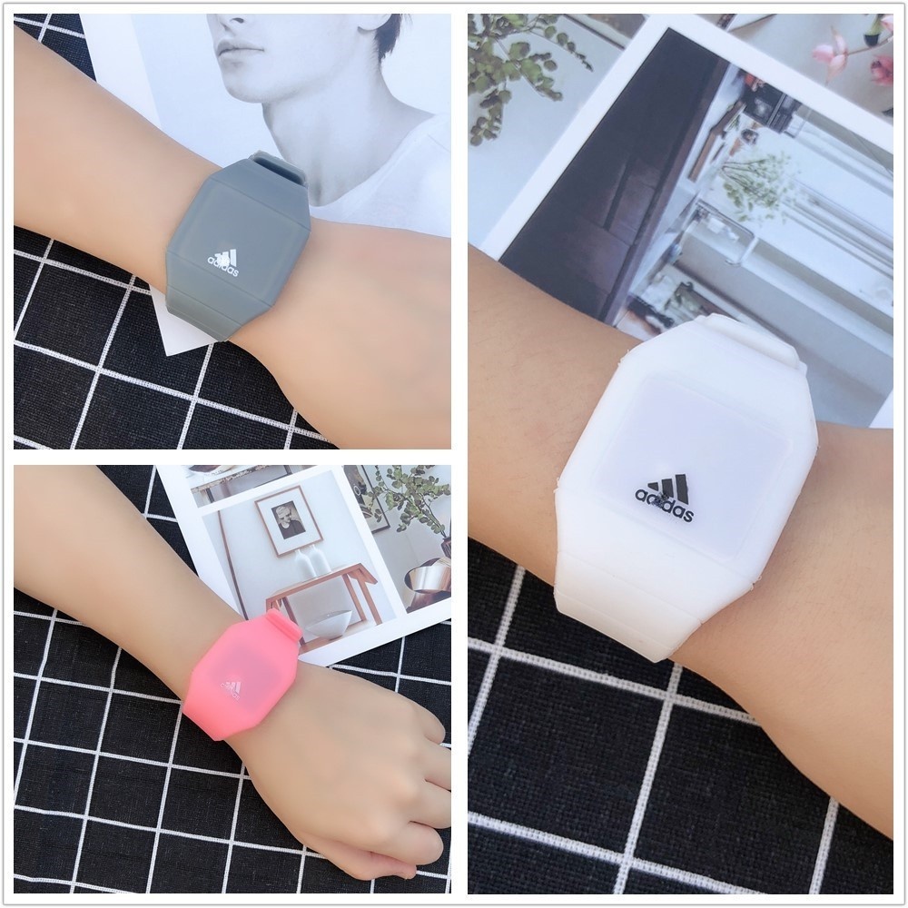 LED นาฬิกาข้อมือกีฬานักเรียนอิเล็กทรอนิกส์เพื่อการพักผ่อนหย่อนใจ