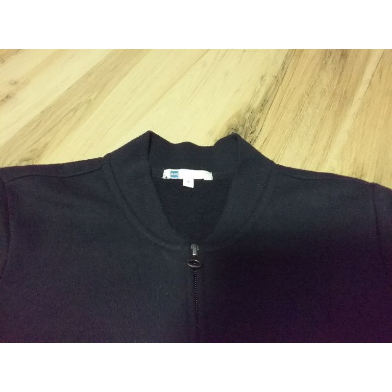 เสื้อแจ็คเก็ต AIIZ สีดำ ซิปหน้า ผ้านุ่ม กระเป๋า 2 ข้าง