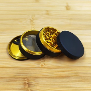 Herb Grinder Black Rubber Paint 4 Layer Size 63 mm. ที่บดสมุนไพรมีชั้นตะแกรงกรองและชั้นเก็บ ขนาด 63 มม. 4 ชิ้น