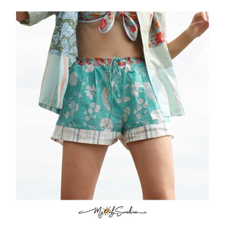 Myonlysunshine BT2021 SHORT / กางเกงขาสั้น ผูกเอว ลายดอกไม้ สีเขียว