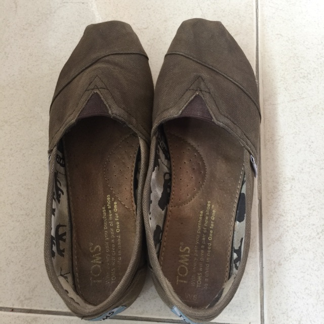 รองเท้าลำลอง Toms แท้