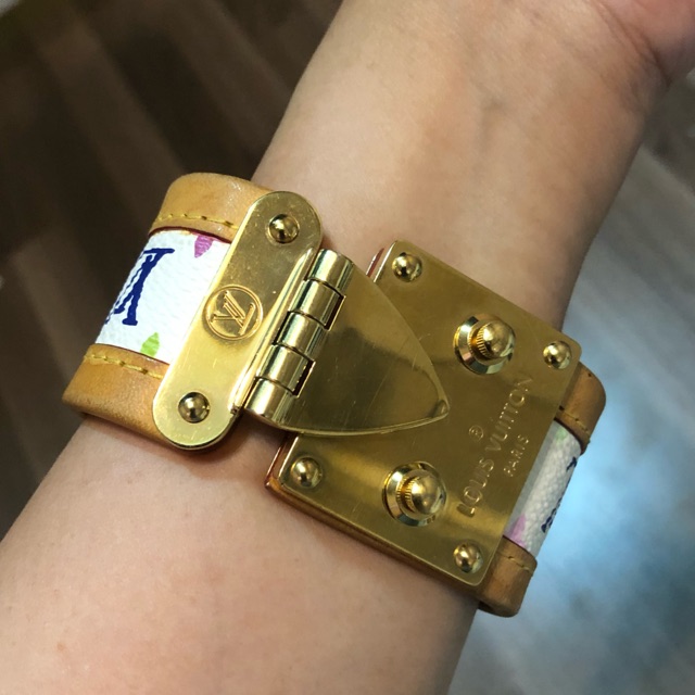 กำไลข้อมือ แบรนด์ Louis Vuitton แท้ มือ2