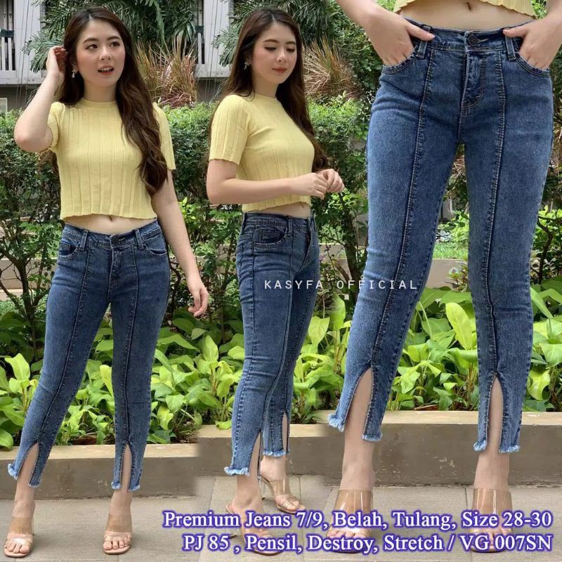 RAISA SNOW JEANS 7/9 SPLIT BONE