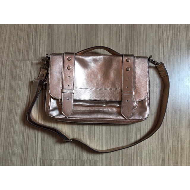 กระเป๋าหนังแท้ แบรนด์ Narmi