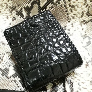 crocodile skin genuine wallet belly black lacing craft.กระเป๋าสตางค์หนังจระเข้แท้