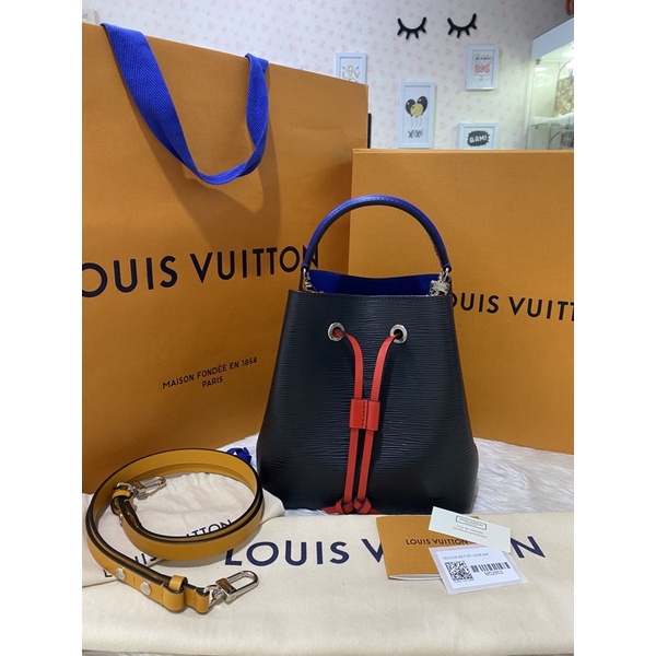 Like new LV Neonoe BB Epi DC20