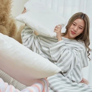 [🔥 มีโค้ดส่วนลด] Mollisblanket ผ้าห่มมีแขนสีเทาลาย Soft Grey