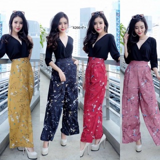 👗Pfashion [ส่งไว!!🚛] P4266 จั้มสูทขายาวบาน กางเกงลายดอก อกไขว้ Long flared jumpsuit, floral print pants, cross