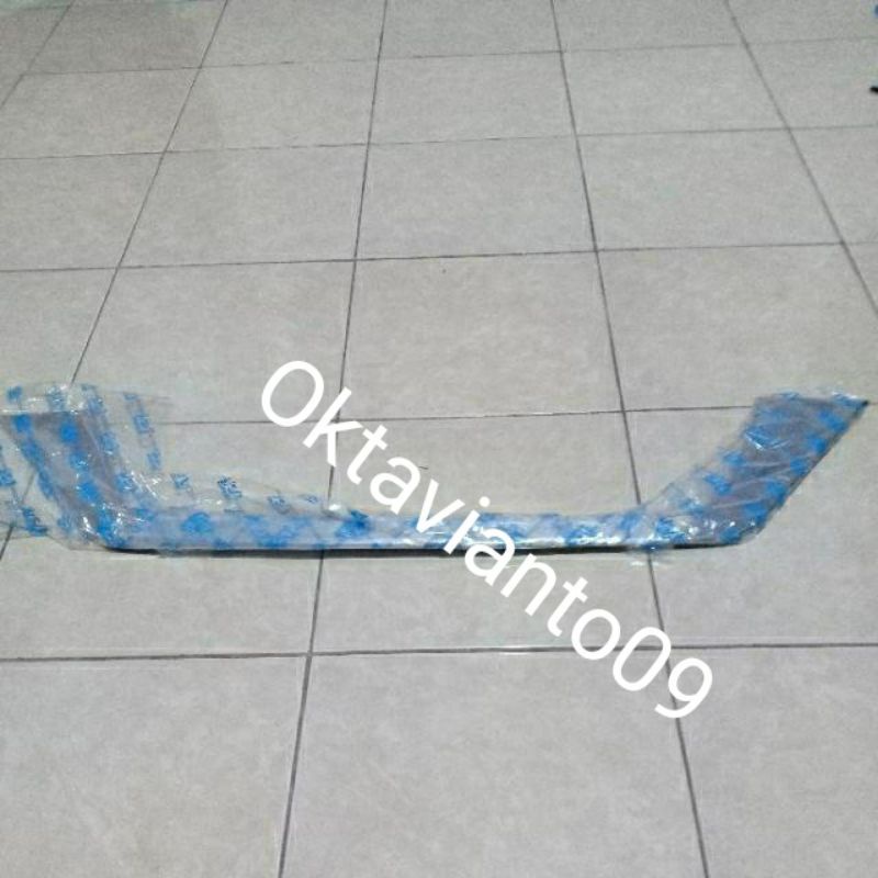 เครื่องประดับใบอนุญาต New Ertiga 2016 Chrome