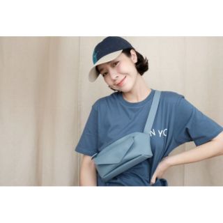 Sunglasses chest bag - Silver Blue กระเป๋าคาดอก กล่องแว่น ในตัว Whiteoakfactory