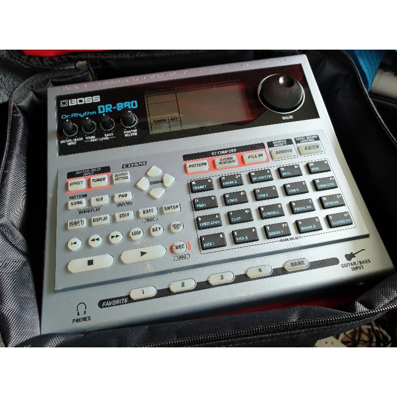 BOSS DR 880 พร้อมกระเป๋า และ ปลั๊ก