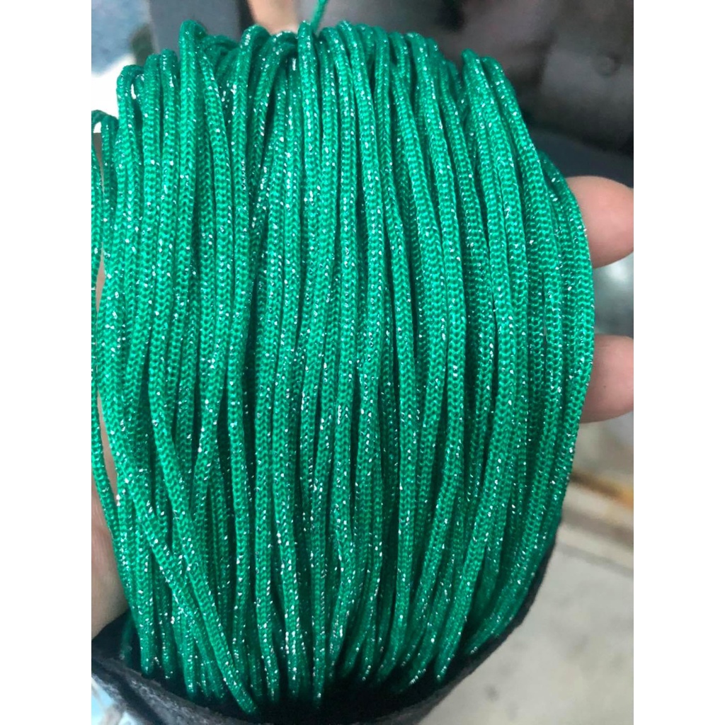 เชือกร่มดิ้นเงิน ขนาด 500g. หากลูกค้าต้องการสีอื่น ๆ  ทักทายสอบถามทางข้อความมาได้นะคะ ทางร้านทอเอง มีทุกสีค่ะ