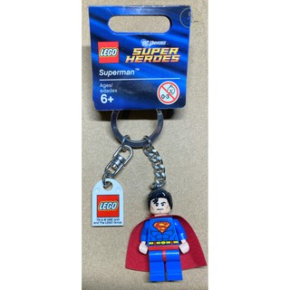 [ของแท้ Keychain] Lego 853430:  DC Universe - Superman Key Chain / ring with Lego Logo Tile, Modified 3x2 Curved wHole