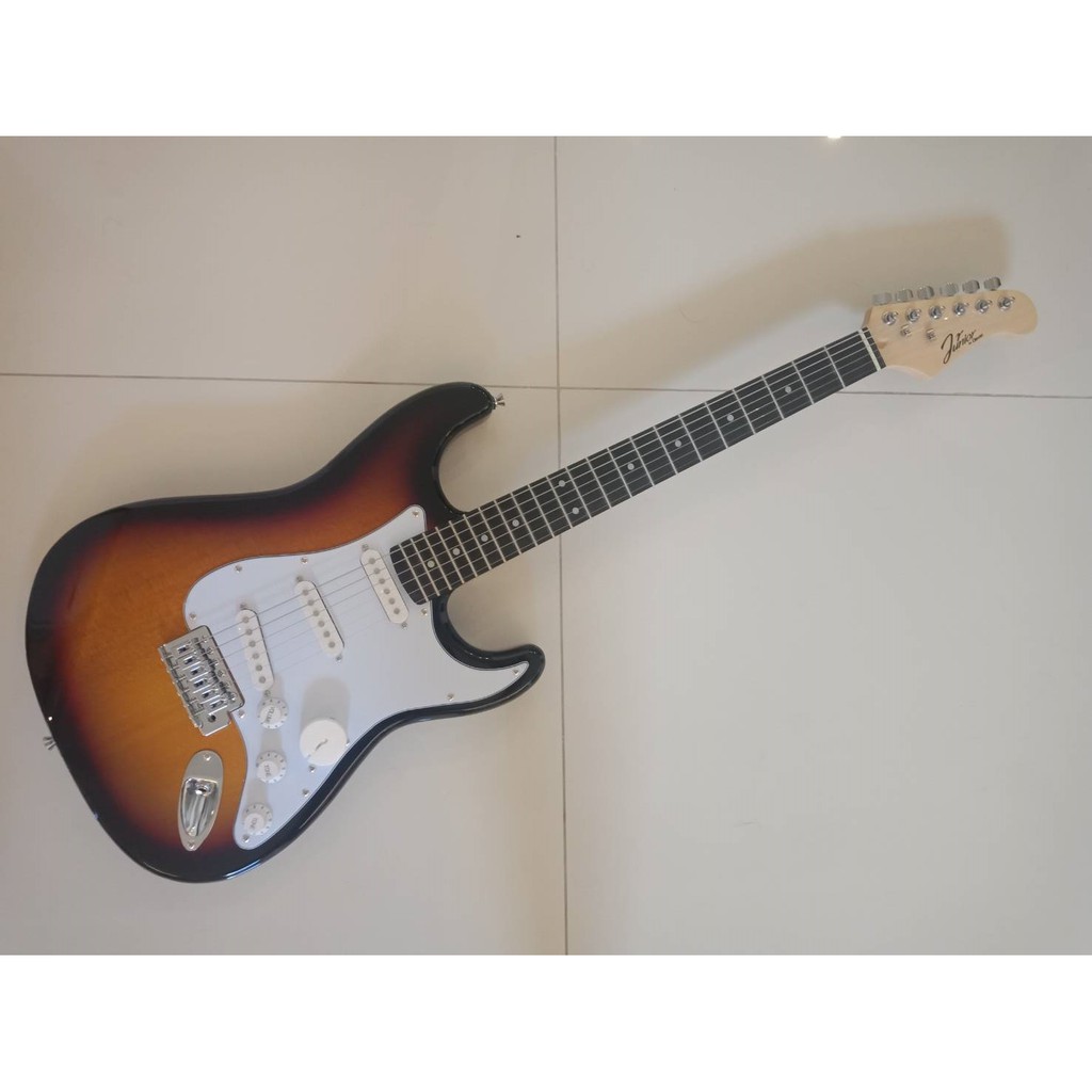 Junior by Clevan : ST111 Sunburst กีต้าแบนลูกรุ่นดังจาก Clevan ในราคาแค่ 3XXX เท่านั้น
