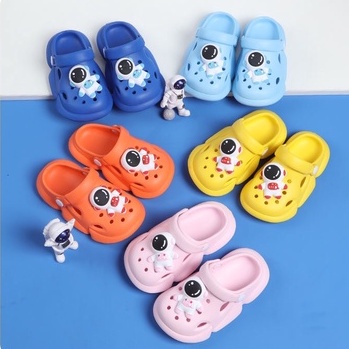 ส่งจากไทย ส่งเร็ว!! พร้อมส่ง รองเท้าแตะเด็กหัวโต รัดส้น วัสดุยาง EVA รูปอวกาศ น่ารักๆ เบา กันลื่น M-1389 M-1390