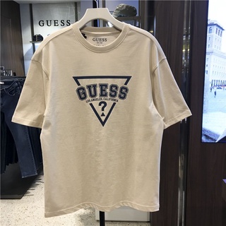 Guess เสื้อยืดคอกลม แขนสั้น พิมพ์ลายสามเหลี่ยม แฟชั่นฤดูใบไม้ผลิ และฤดูร้อน สําหรับผู้ชาย และผู้หญิง