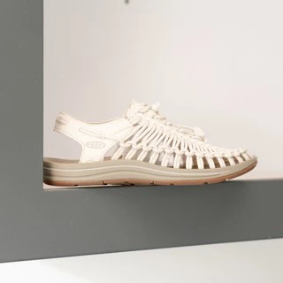 [ส่วนลด30% 30XTRA87] [2026 ไม่มีโลโก้ K ที่หน้ารองเท้า] Keen UNEEK Whitecap/Cornstalk