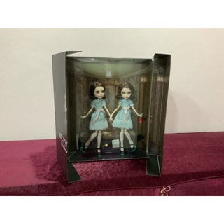 **มีตำหนิรอยฉีกด้านหลัง​** monster​ high​ the shining​ grady twins doll