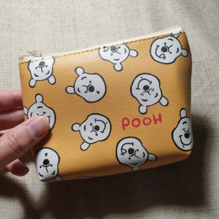 กระเป๋าเก็บเหรียญ กระเป๋าสตางค์ กระเป๋าใส่บัตร POOH bag small กระเป๋าเล็ก น่ารัก by KRShop