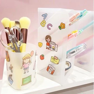 ส่งด่วน ฟรี (💖Sticker👩🏻‍❤️‍👩🏼) กล่องเก็บปากกามัลติฟังก์ชั่น คอนโดปากกา กล่องจัดระเบียบ ชั้นวางปากกา
