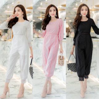 Jumpsuit Basic sister by Orange Juice
จั๊มสูทขายาวฉลุลาย ดีเทลคอกลมแขนพองยาว เหลือแต่สีชมพู XL