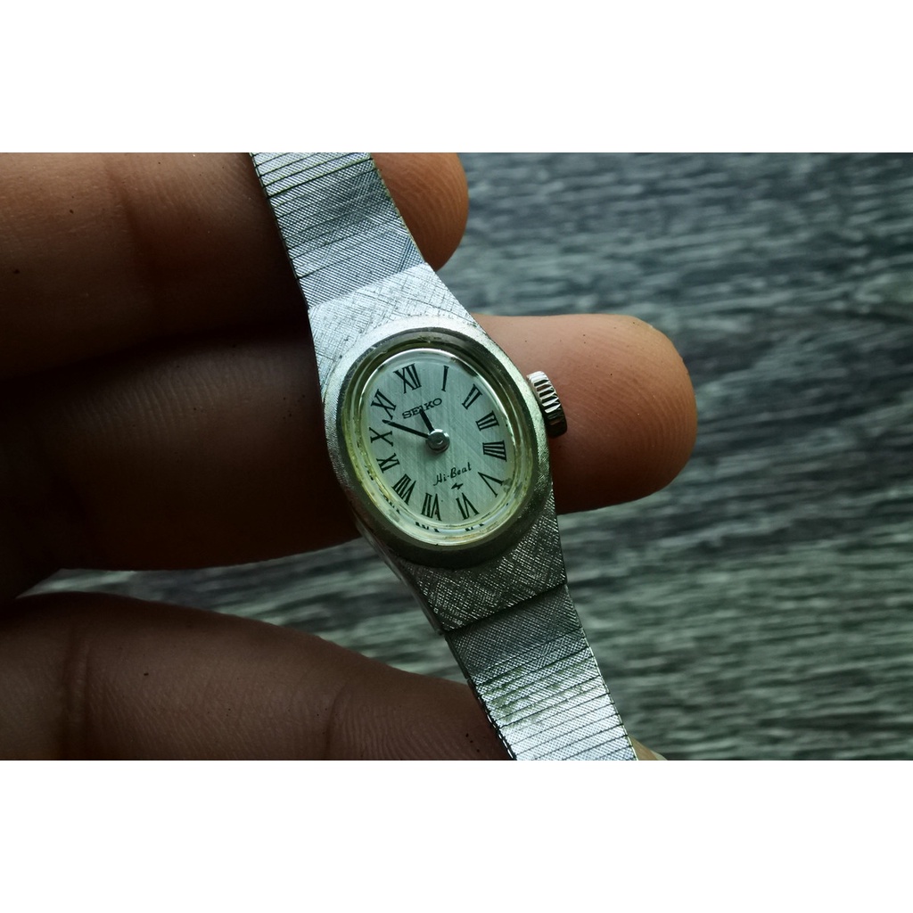 นาฬิกา Vintage มือสองญี่ปุ่น SEIKO HI BEAT ชุบทอง ระบบ ไขลาน ผู้หญิง ทรงสี่เหลี่ยม กรอบเงิน หน้าขาว หน้าปัด 17mm